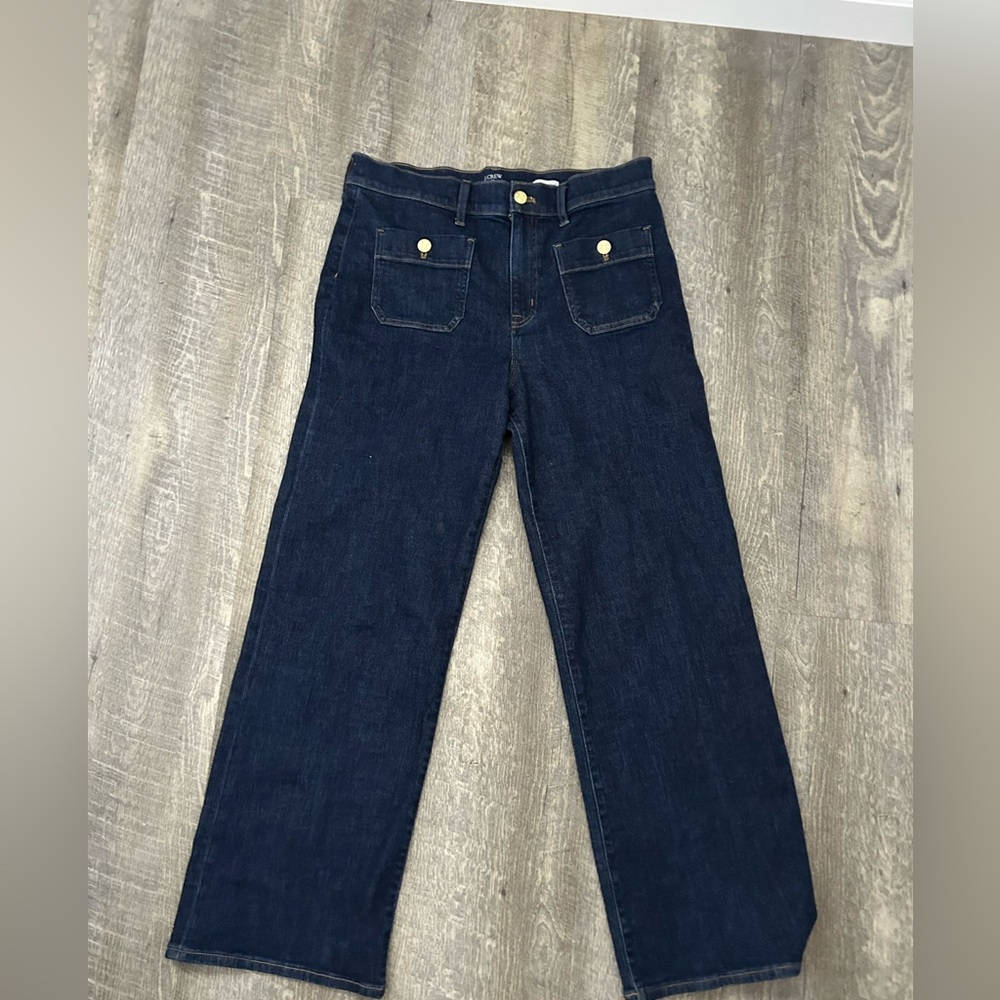 Super cute J Crew Dark Blue patch pocket jeans in all day stretch. Inseam  29..